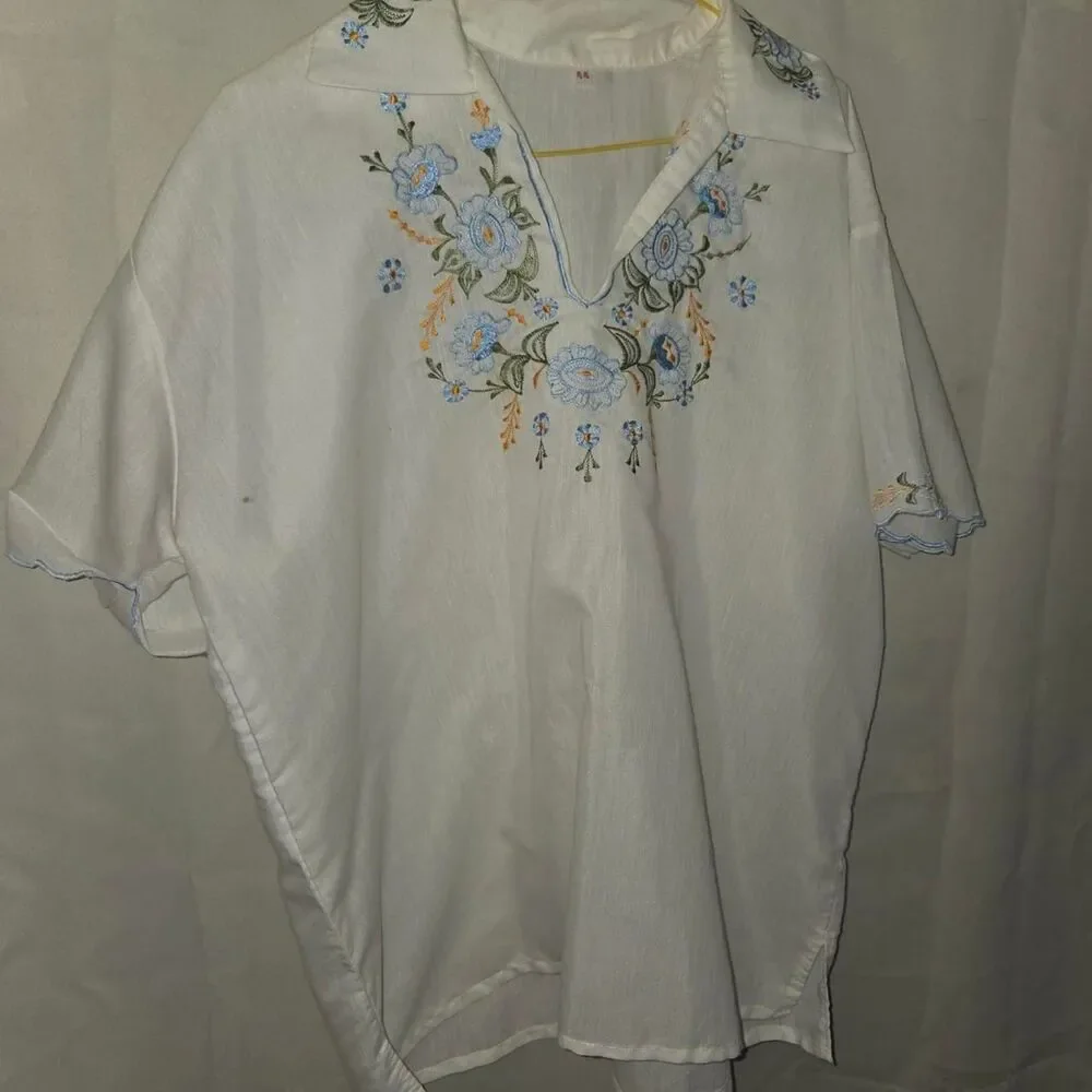 Vintage Cottagecore Embroidered Linen-Blend Blouse | Size 44 (Medium/Large - Picture 2 of 8